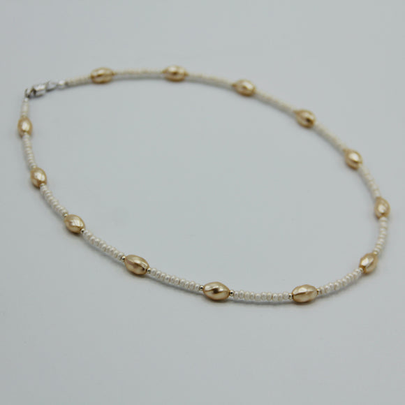 Kylie Necklace in White and Large Pearls